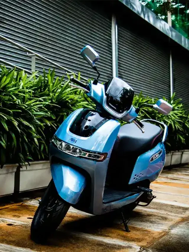 TVS iQube 2.2 Road Test 2025 – Smart & Budget-Friendly Electric Scooter Review